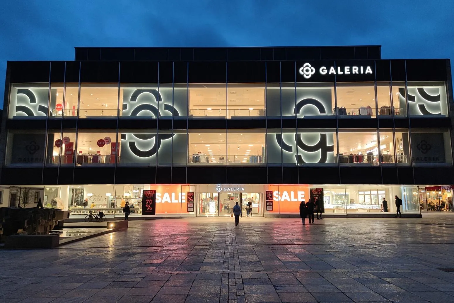 Linke fordert Schutzschirm für Galeria-Beschäftigte