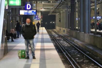 Linken-Chef fordert Entlastungen auch für Bahnfahrer