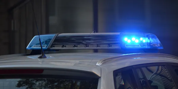 Polizei Landshut durchsucht Wohnungen von Jugendlichen wegen Kinderpornografie-Verdachts Polizei Landshut durchsucht Wohnungen von Jugendlichen wegen Kinderpornografie-Verdachts