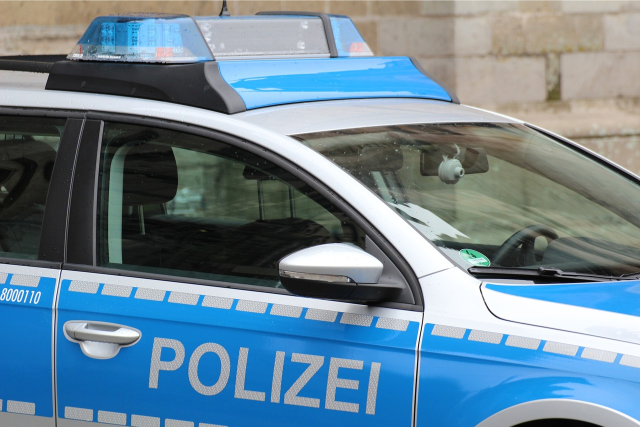 Verkehrsunfall in Augsburg: Radlader kollidiert mit Pkw – Zwei Personen mittelschwer verletzt Verkehrsunfall in Augsburg: Radlader kollidiert mit Pkw – Zwei Personen mittelschwer verletzt